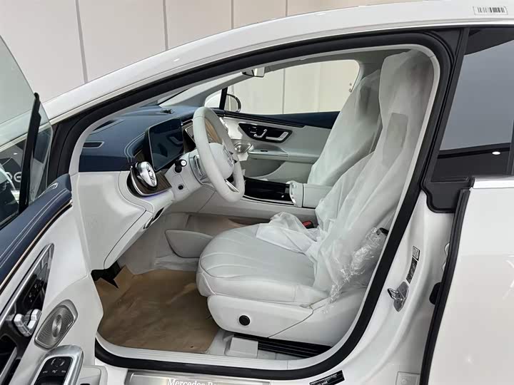 Mercedes-Benz EQE 2025 2025款 500 4MATIC 豪华版