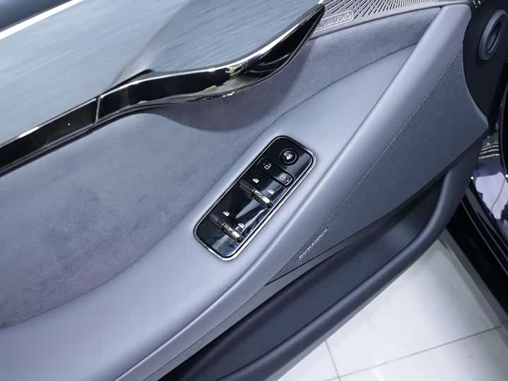 Voyah Passion 2024 2024款 PHEV 四驱超长续航旗舰版