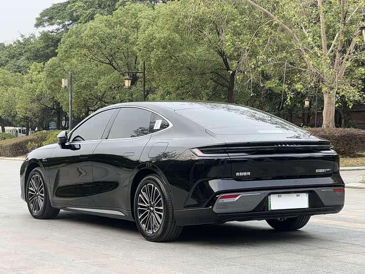 Geely Galaxy Starshine 8 EM-i 2025 2025款 130km EM-i 尊贵版