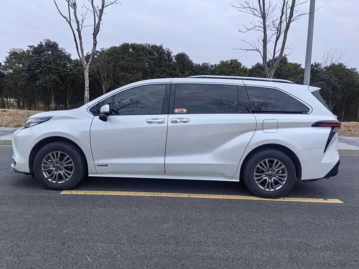 Toyota Sienna 2024 2024款 2.5L混动 豪华版