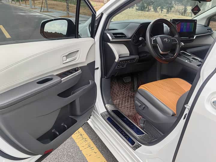Toyota Sienna 2024 2024款 2.5L混动 豪华版