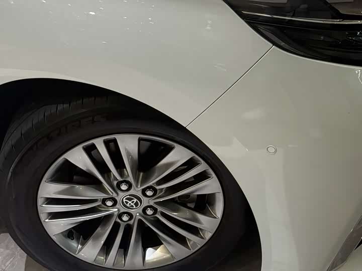 Toyota Alphard 2025 2025款 双擎 2.5L 尊贵黄金版