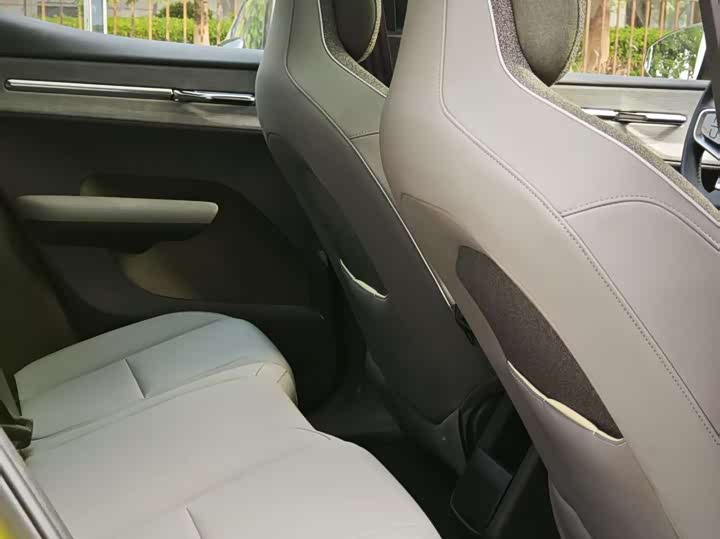 Volvo EX30 2025 2025款 后驱长续航版 Ultra