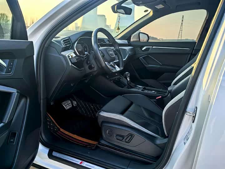 Audi Q3 2024 2024款 35 TFSI 时尚动感型