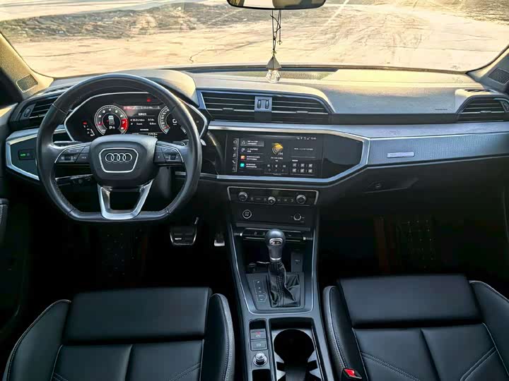 Audi Q3 2024 2024款 35 TFSI 时尚动感型