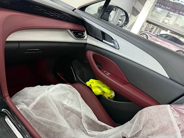 Hongqi H5 2025 2025款 1.5T HEV旗韵50万辆纪念版