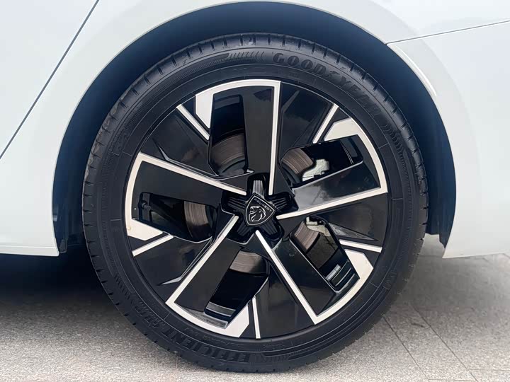 Peugeot 508 2023 2023款 508L 400THP 驭动旗舰版