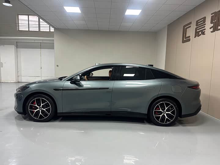 BYD Han L 2025 2025款 DM-p 四驱激光雷达旗舰型