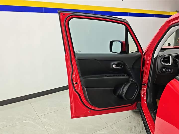 Jeep Renegade 2019 2019款 220T 自动领先版