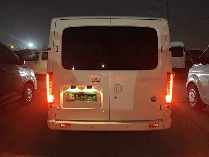 Maxus V80 2024 2024款 傲运通 6AMT 短轴超低顶147Ps 5/6座