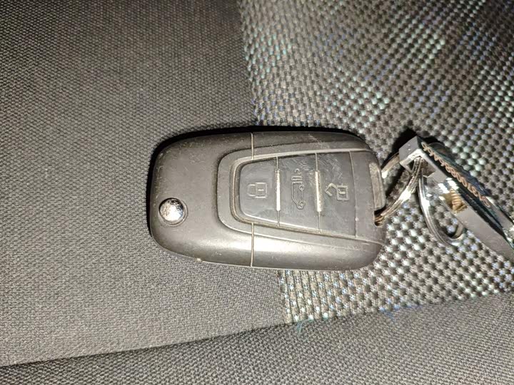 Maxus V80 2024 2024款 傲运通 6AMT 短轴超低顶147Ps 5/6座