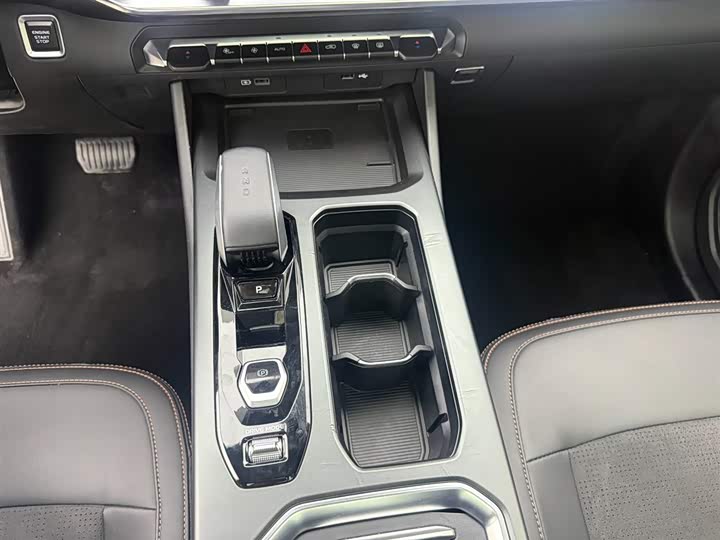 Geely Okavango L 2025 2025款 2.0T DCT尊享款