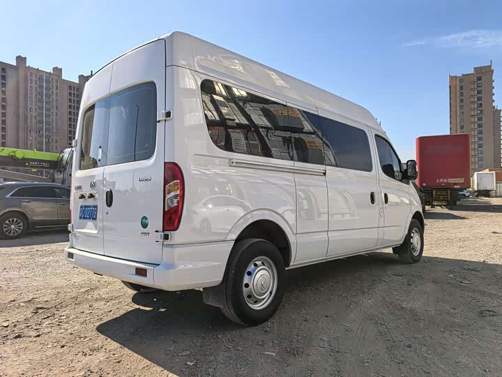 Maxus V80 2024 2024款 傲运通 6AMT 长轴中顶147Ps 6/7/8/9座