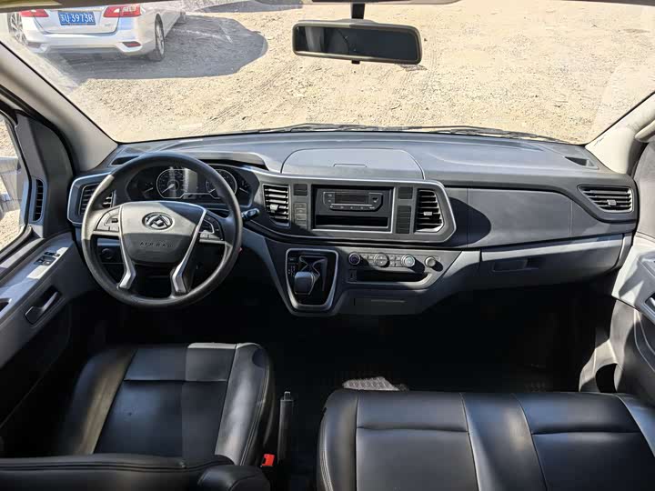 Maxus V80 2024 2024款 傲运通 6AMT 长轴中顶147Ps 6/7/8/9座