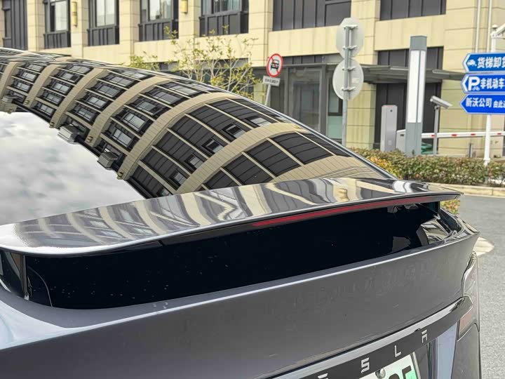 Tesla Model X 2023 2023款 三电机全轮驱动 Plaid版