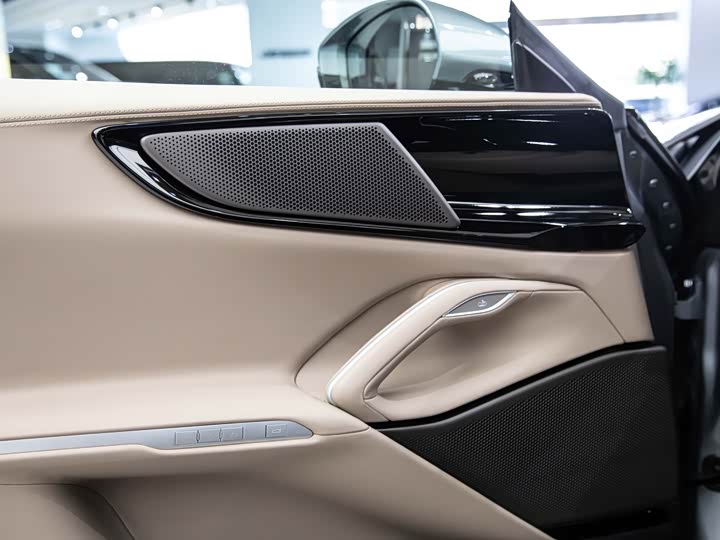 Ferrari Purosangue 2023 2023款 6.5L V12