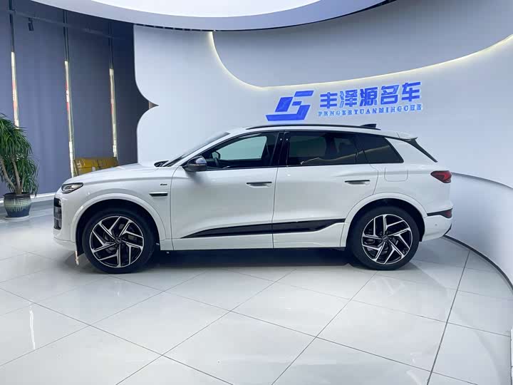 Audi Q6L e-tron 2026 2026款 首发领航版