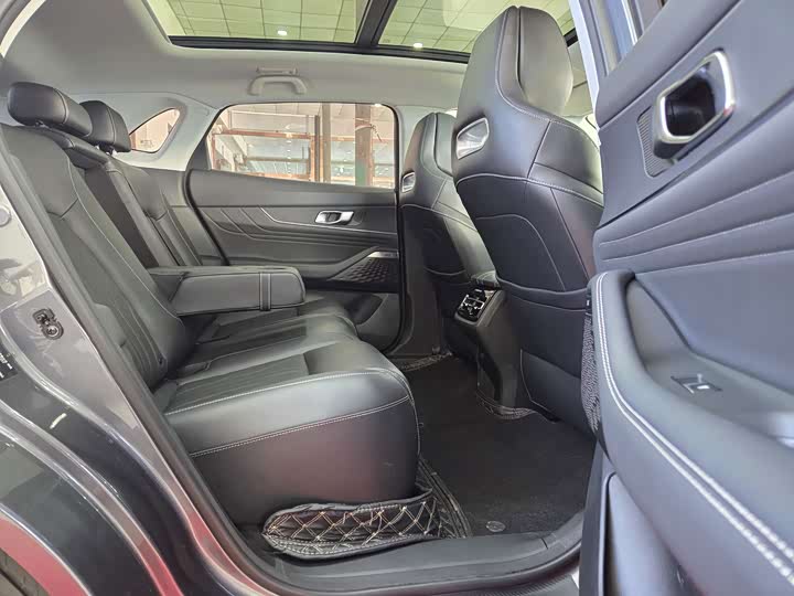 Changan UNI-K 2024 2024款 2.0T 两驱悦尚型