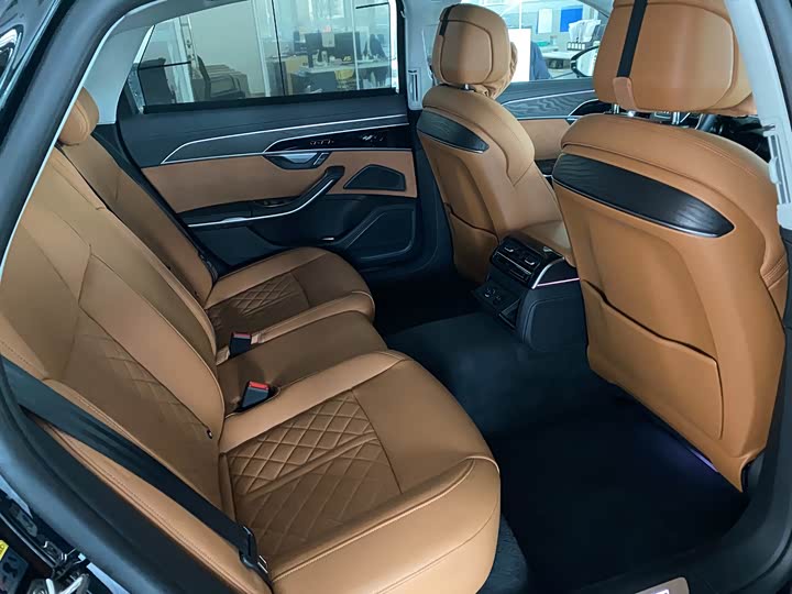 Audi A8 2025 2025款 A8L 50 TFSI quattro 臻选型