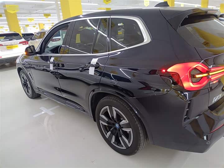 2024 BMW iX3