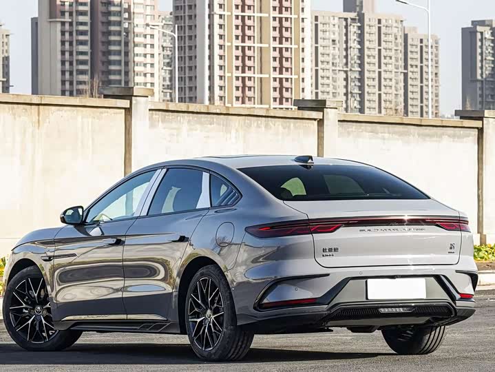 BYD Han 2025 2025款 DM-i 智驾版 125KM尊贵型
