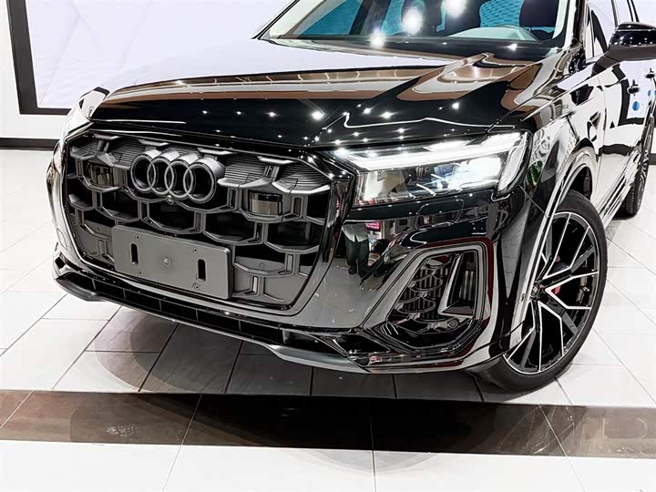 Audi Q7 2025 2025款 55 TFSI quattro S line黑武士型