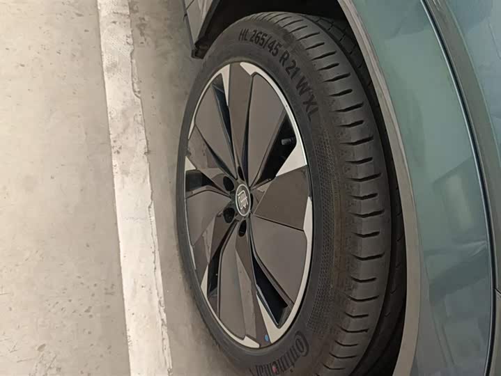 BYD Tang L 2025 2025款 DM 175KM无人机玩家版