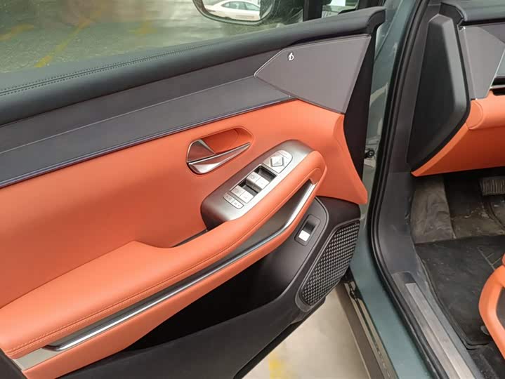 BYD Tang L 2025 2025款 DM 175KM无人机玩家版