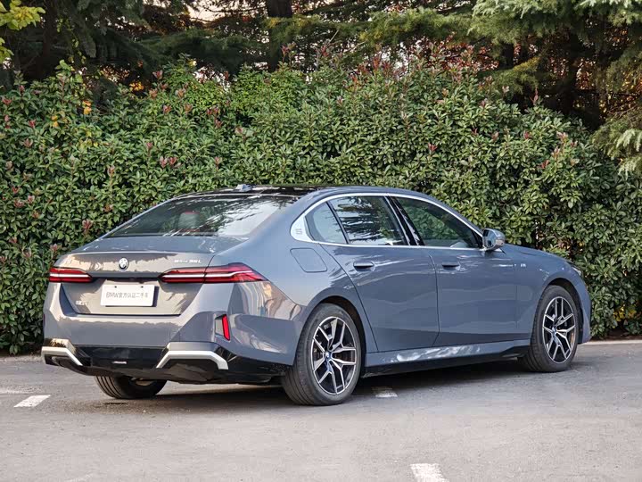 BMW i5 2024 2024款 eDrive 35L 尊享型 M运动套装