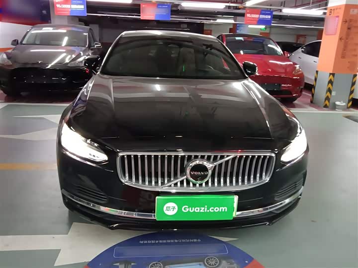 Volvo S90 Hybrid 2024 2024款 插电式混动 四驱长续航智雅豪华版