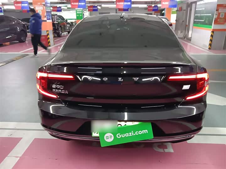 Volvo S90 Hybrid 2024 2024款 插电式混动 四驱长续航智雅豪华版