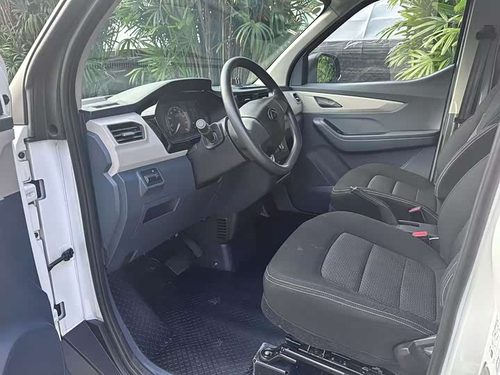 Maxus EV30 2023 2023款 纯电智能物流专家长轴宁德时代