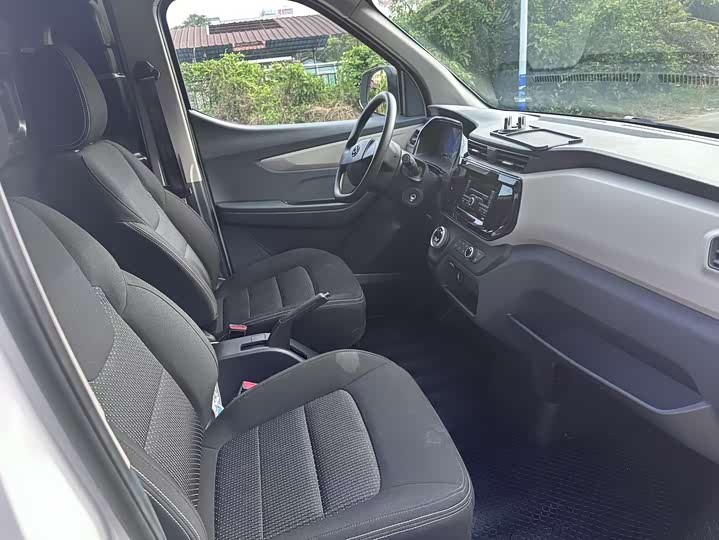 Maxus EV30 2023 2023款 纯电智能物流专家长轴宁德时代