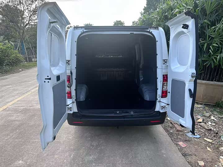 Maxus EV30 2023 2023款 纯电智能物流专家长轴宁德时代