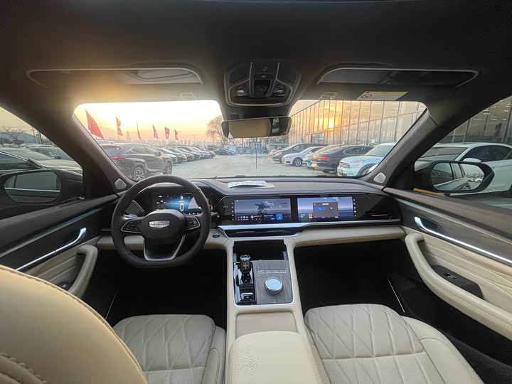 Geely Monjaro 2025 2025款 东方曜 2.0TD 自动四驱望月版