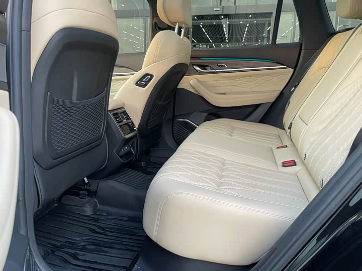 Geely Monjaro 2025 2025款 东方曜 2.0TD 自动四驱望月版