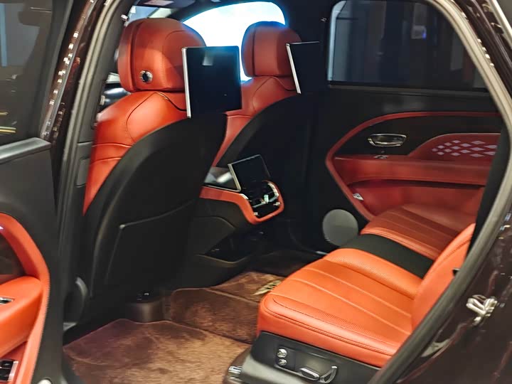 Bentley Bentayga 2023 2023款 4.0T V8 长轴距版