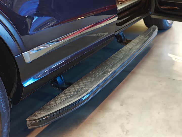 Bentley Bentayga 2023 2023款 4.0T V8 长轴距版