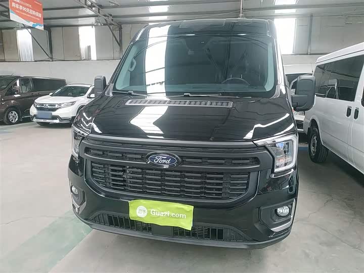 Ford Transit T8 2024 2024款 T8 2.0T柴油手动短轴中顶6座多功能版3/3