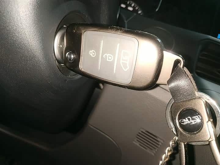 Ford Transit T8 2024 2024款 T8 2.0T柴油手动短轴中顶6座多功能版3/3