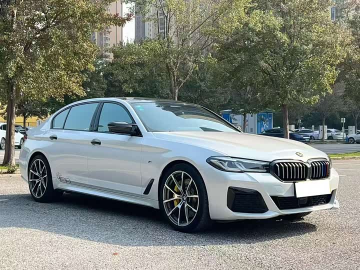 BMW 5 Series Hybrid 2022 2022款 535Le 先锋版M运动套装