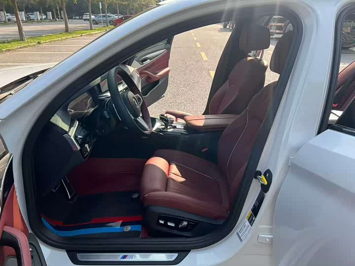 BMW 5 Series Hybrid 2022 2022款 535Le 先锋版M运动套装