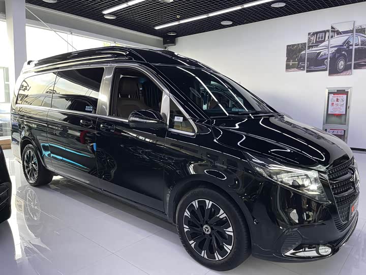 Mercedes-Benz V-Class 2024 2024款 V 300 L 长轴距豪华版
