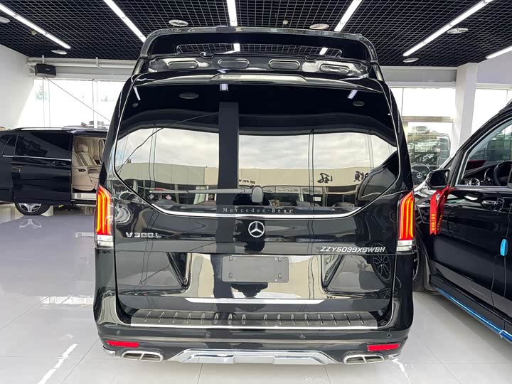 Mercedes-Benz V-Class 2024 2024款 V 300 L 长轴距豪华版