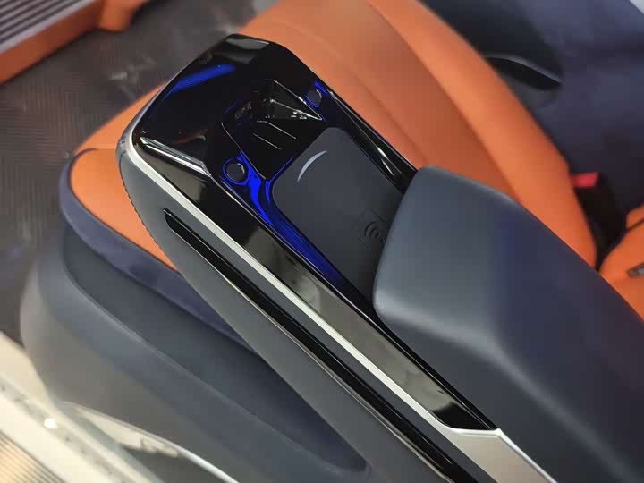 Mercedes-Benz Vito 2024 2024款 2.0T 商务版 7座