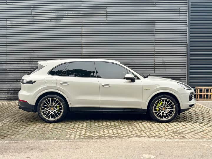Porsche Cayenne Hybrid 2023 2023款 Cayenne E-Hybrid 2.0T 铂金版