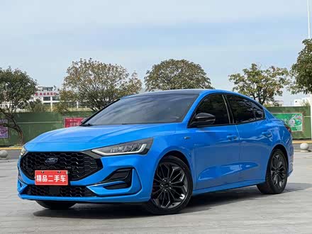 Ford Focus 2022 2022款 三厢 EcoBoost 180 自动ST Line