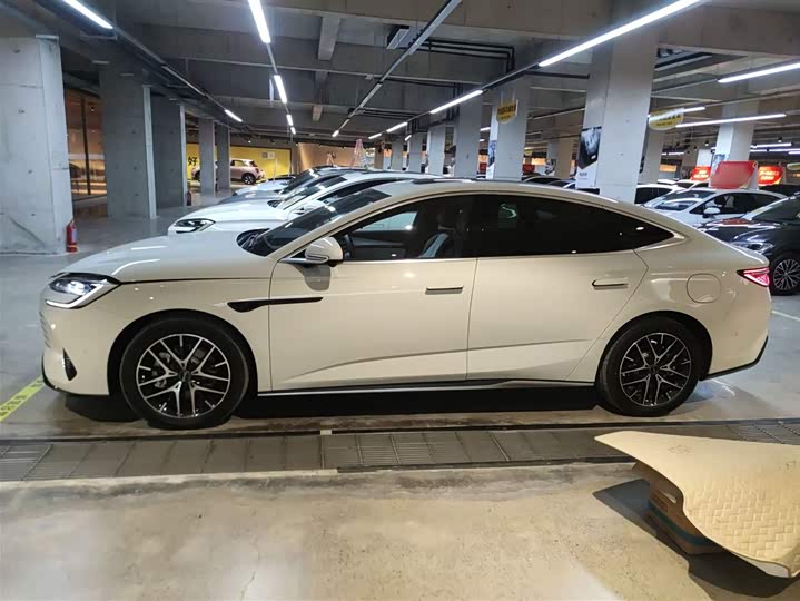 BYD Seal 07 DM-i Hybrid 2025 2025款 智驾版 DM-i 1.5L 125km 尊贵型