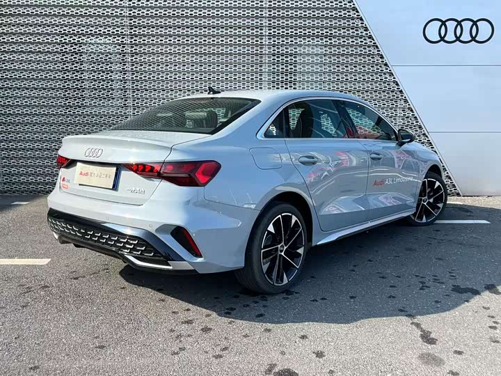 Audi A3 2025 2025款 A3L Limousine 35TFSI 飞驰尊享型