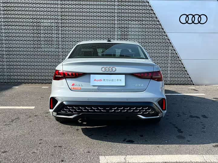 Audi A3 2025 2025款 A3L Limousine 35TFSI 飞驰尊享型